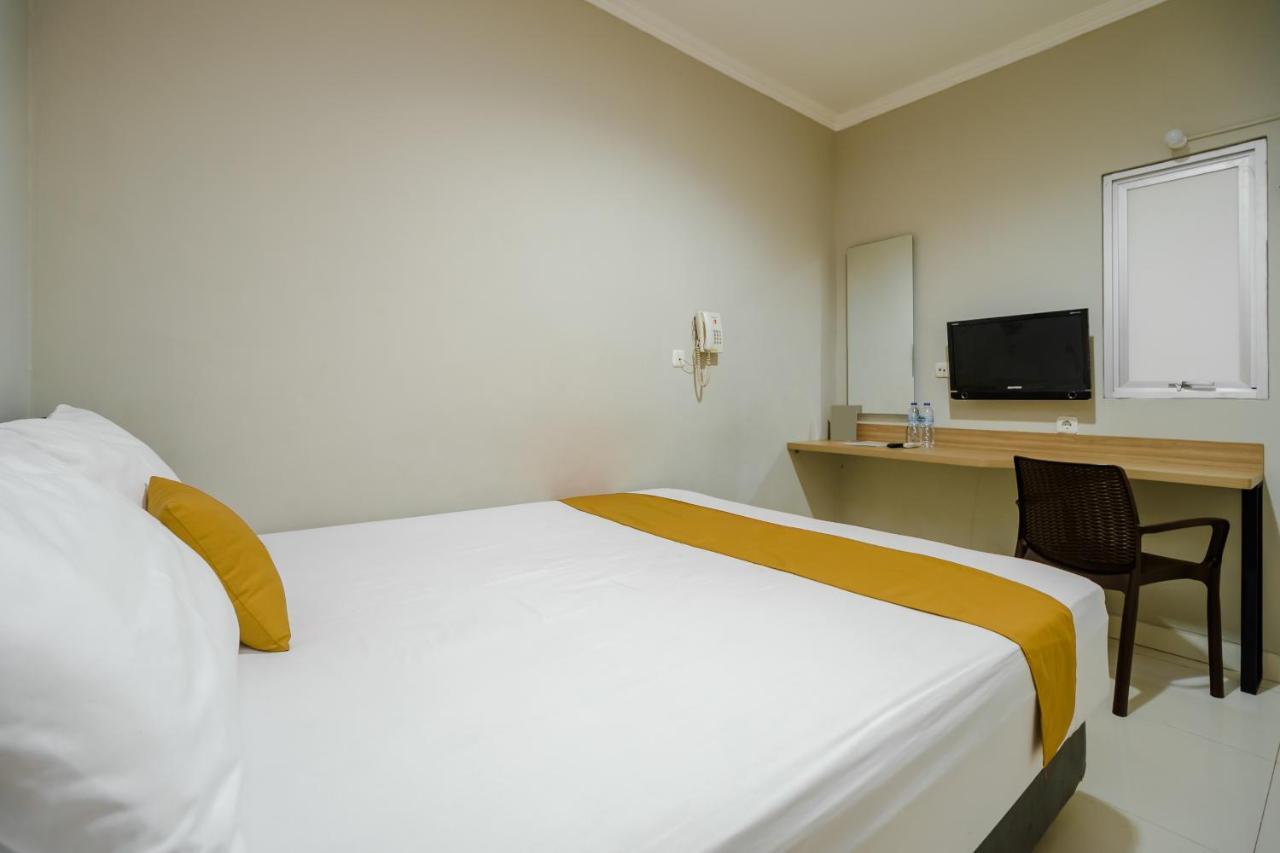 Env Room Джакарта Екстериор снимка